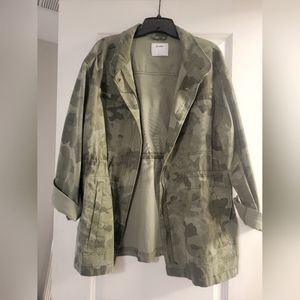 Old Navy Camo Jacket Size L